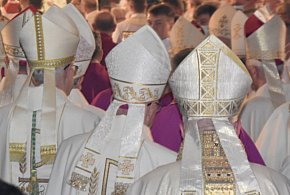 Biskupi po obradach. Krytyka ministerstwa i nowa komisja ds. nadużyć-63869