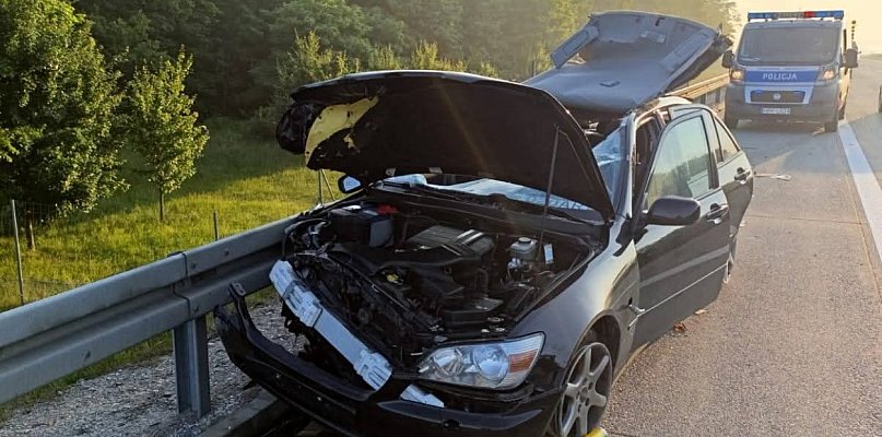 Zasnął za kierownicą. Poważny wypadek na S8 - 63874