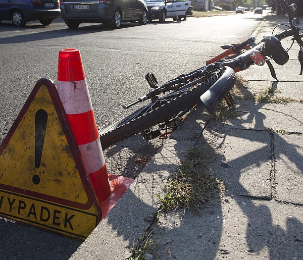 „Stuknęli się” rowerami. Jeden z cyklistów był pijany-63905
