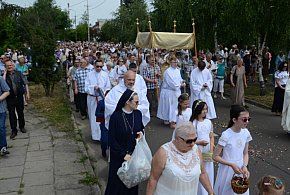 Nie wszyscy o tym wiedzą. Czy udział w procesji Bożego Ciała to obowiązek?-63956