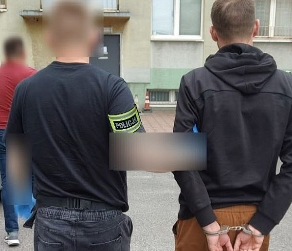 Ukradł auto na Bugaju, zostawił w Zduńskiej Woli-63934
