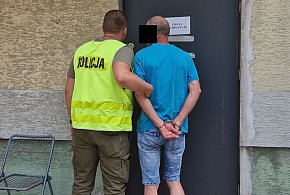 Chciał przekupić policjantów pieniędzmi na "dobry obiad"-64062
