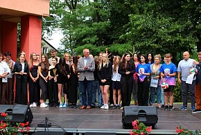 4,5 tysiąca startów w rok - 64100