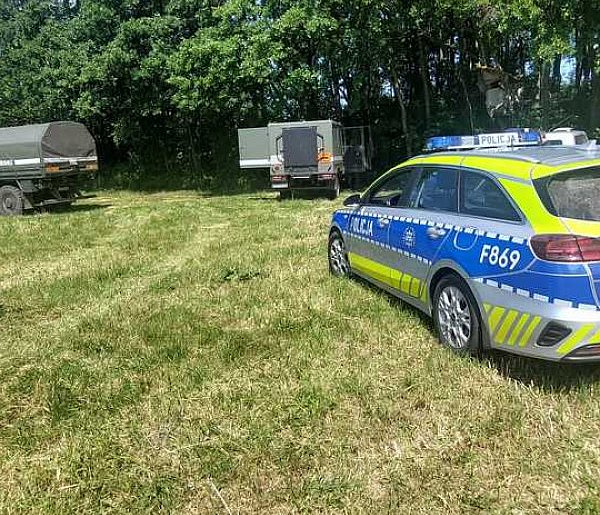 Niewybuch znaleziony podczas spaceru. Interweniowali saperzy-64160