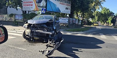 Dwie kobiety w szpitalu po stłuczce na ul. Orlej-64254