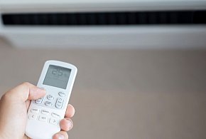 Chłodzisz się klimatyzacją? Oto, co najczęściej robią źle Polacy-64297