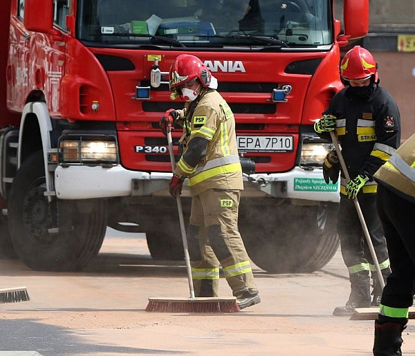 Ale plama ! Miała 7 km długości -64359