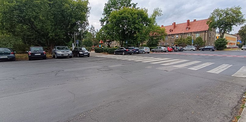 Dwa warianty parkingu przy ul. Szarych Szeregów – mieszkańcy zdecydują - 64376