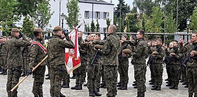 Przysięgali w Pabianicach. Za nimi 16 dni szkolenia -64475