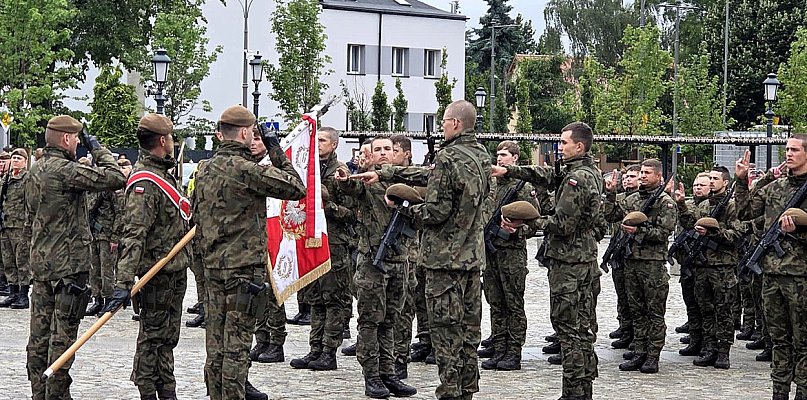Przysięgali w Pabianicach. Za nimi 16 dni szkolenia  - 64475