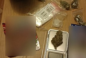 Policja zatrzymała 31-latka za posiadanie i handel narkotykami-67547
