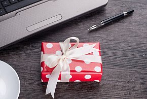 Świąteczna paczka może stać się problemem. Skarbówka patrzy z ukrycia-68017