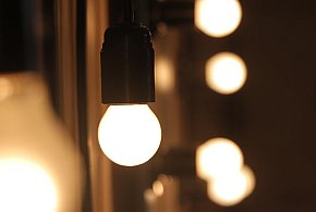 Rachunki za prąd pójdą w dół. Rząd usuwa opłatę doliczaną od lat-68046