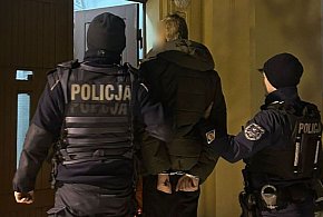 18-latek kradł w sklepie i pobił ochroniarza