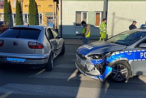 Radiowóz policji zderzył się z Seatem