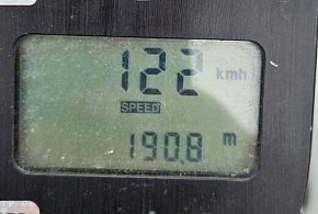 Licznik stanął na 122 km/h