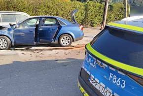 Kolizja na skrzyżowaniu. Dwoje dzieci w aucie