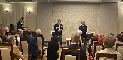 Spotkanie z autorem i politykiem