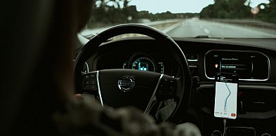 Uchwyt samochodowy na telefon. Jaki wybrać?