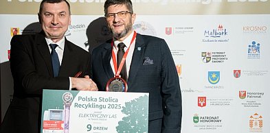 Drzewka i medal dla Pabianic-nagrody za recykling