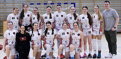 Koszykarki Basketu Ksawerów wygrały turniej strefowy u-15