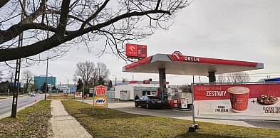 Tusk obniża ceny paliw. Nawet 1,2 zł mniej na litrze