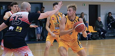 Dostali „setkę” w stolicy. Porażka koszykarzy PKK 99