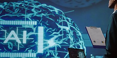 Czy AI w ocenie pracowników rozwiąże problem subiektywizmu? Korzyści i ryzyka auto