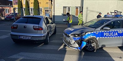 Radiowóz policji zderzył się z Seatem
