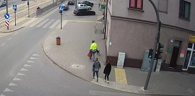 5700 złotych leżało na chodniku. Kosztowny „spacer” po Zamkowej