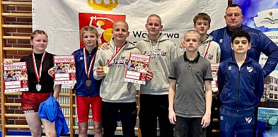 Medale w stylu klasycznym i wolnym. Udany start zapaśników PTC