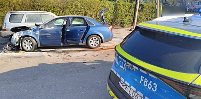 Kolizja na skrzyżowaniu. Dwoje dzieci w aucie