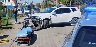 Wypadek na drodze. Służby na miejscu zdarzenia