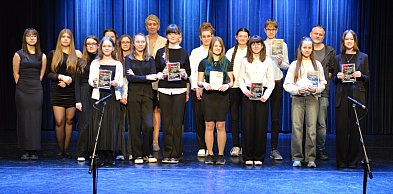 Szymborska i Mickiewicz wciąż na topie