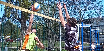 Siatkówka plażowa: Pawłowski z Kaźmierczakiem wygrali start sezonu