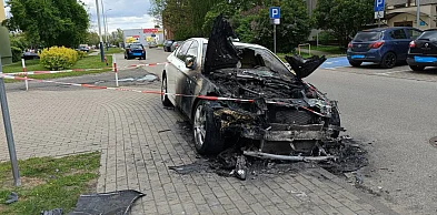 Spłonęło BMW na Dolnej. To było podpalenie