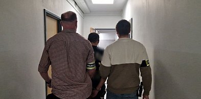 37-latek z raną brzucha trafił do szpitala, 49-latek w areszcie