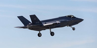 Pierwsze polskie F-35 wylądują w Łasku