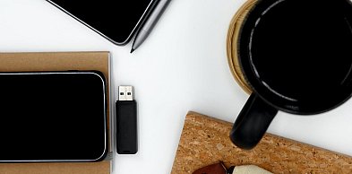 Szybki pendrive z logo – dlaczego prędkość ma znaczenie?