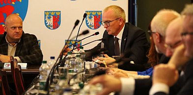 Zarząd Powiatu Pabianickiego z absolutorium i wotum zaufania za 2025 rok