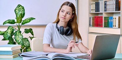 Najlepsze studia podyplomowe 2026 – co wybierają osoby aktywne zawodowo?