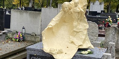 Grób Dziecka Utraconego ufundowali księża-66636