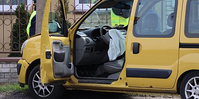 Kolizja na ul. Rzgowskiej. Jedna osoba zabrana do szpitala