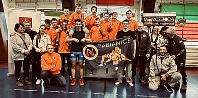 Dziesięć razy na podium. Udany start Nelsona-68493