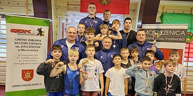 Zapasy: 14 medali atletów PTC-68487