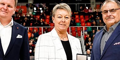 Koszykówka: uhonorowana Sylwia Wlaźlak-69130