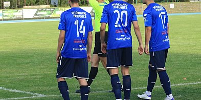 Sześć goli przy „Grota”-Roweckiego. Włókniarz z Dłutowem na remis