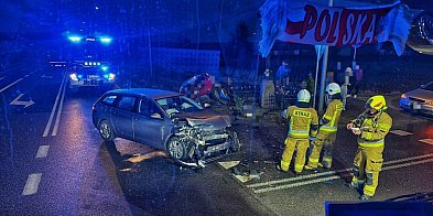 Potrójna stłuczka na skrzyżowaniu