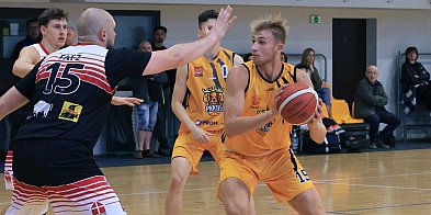 Dostali „setkę” w stolicy. Porażka koszykarzy PKK 99