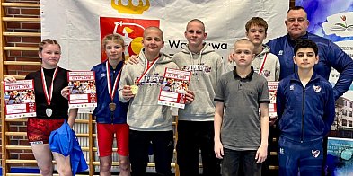 Medale w stylu klasycznym i wolnym. Udany start zapaśników PTC